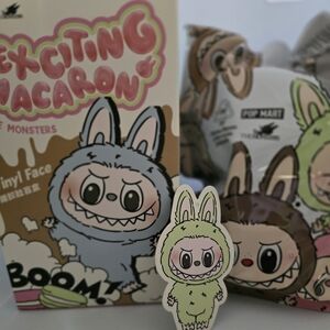 Exciting Macaron Monsters Vinyl Figure Freen Grape